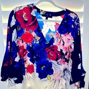Floral v-neck blouse
